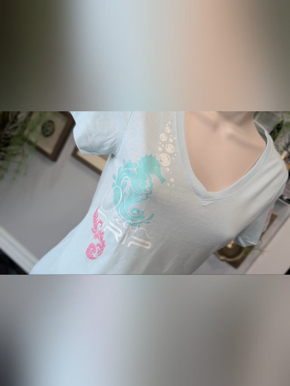 Ocean Drip Glitter Seahorse Tee Shirt Top XS NWT